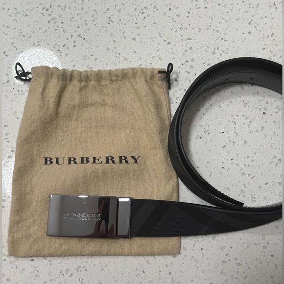 EUC Burberry Belt - Picture 1 of 8